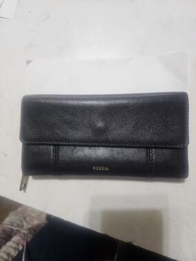 Fossil Jori Black Leather RFID Flap Clutch Wallet  -  EUC
